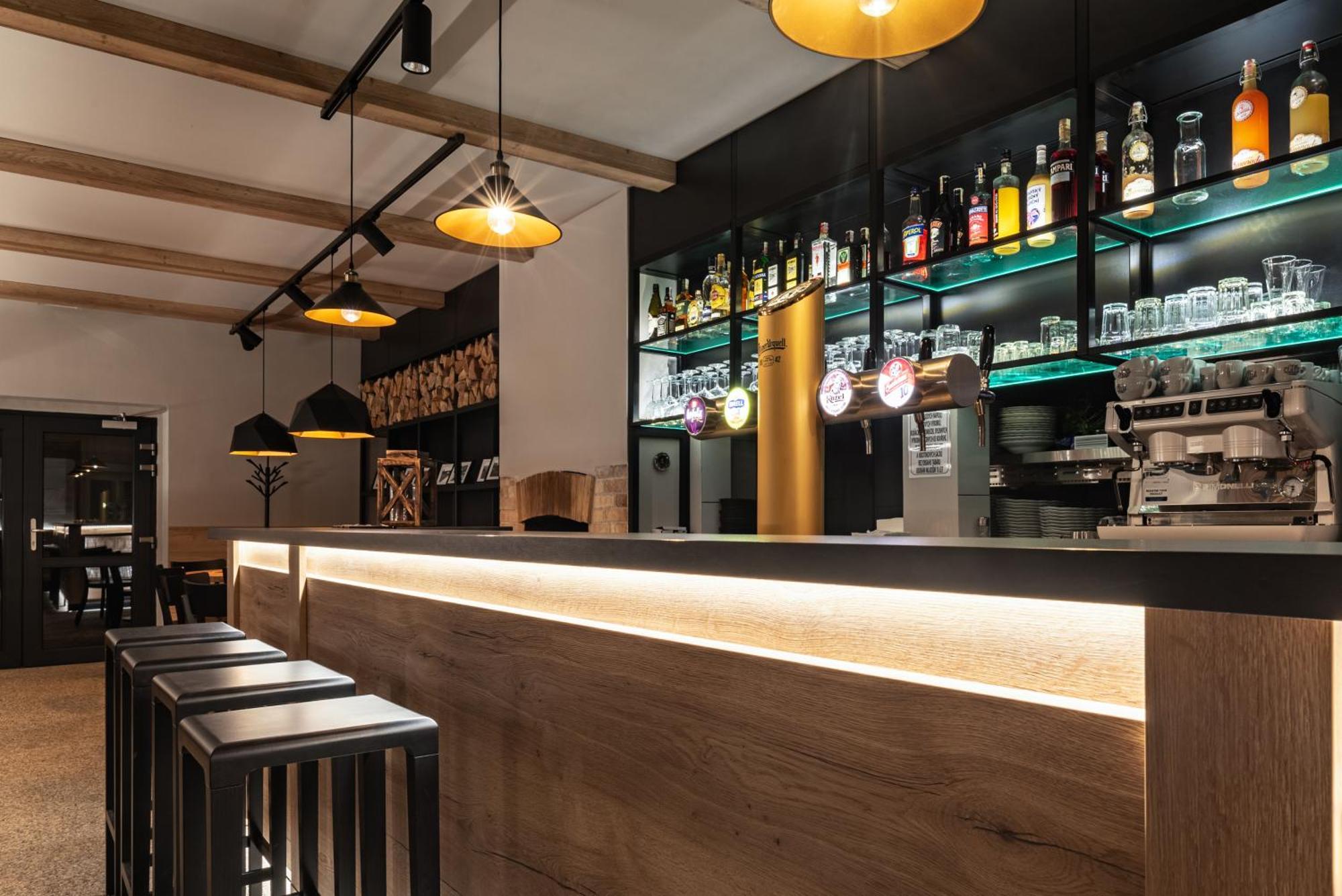 Hotel Schwarz Nove Hamry Екстер'єр фото