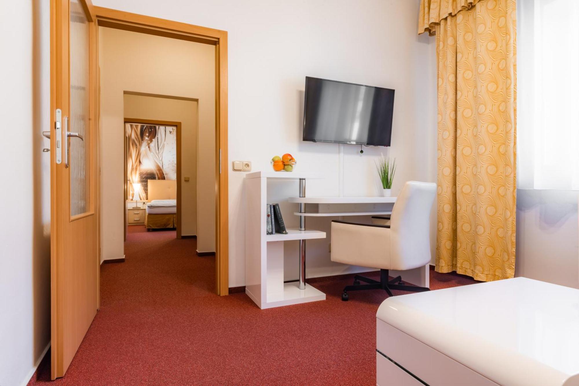Hotel Schwarz Nove Hamry Екстер'єр фото