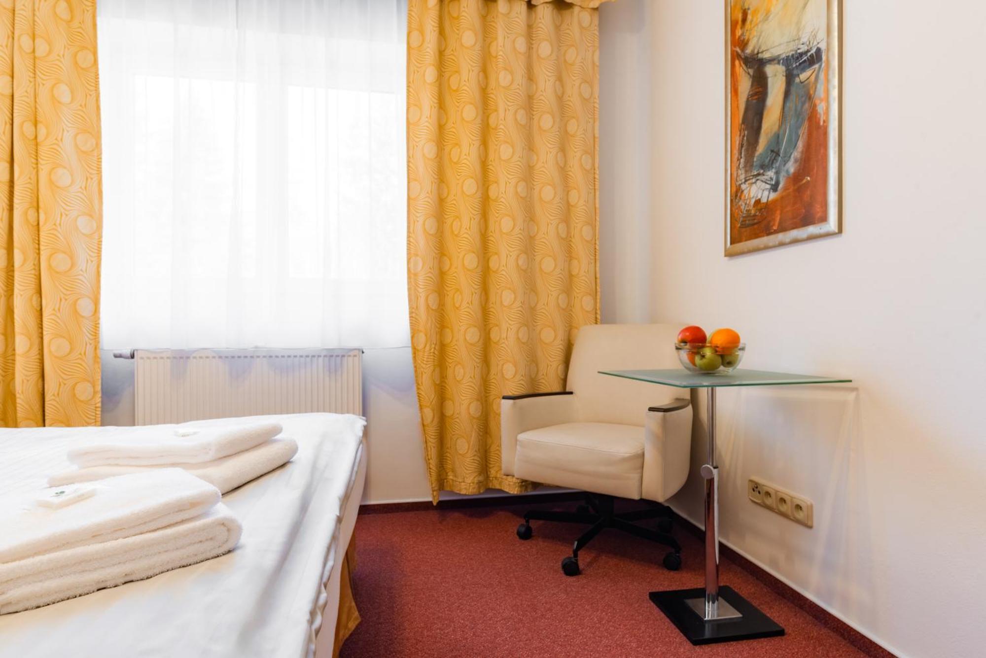 Hotel Schwarz Nove Hamry Екстер'єр фото